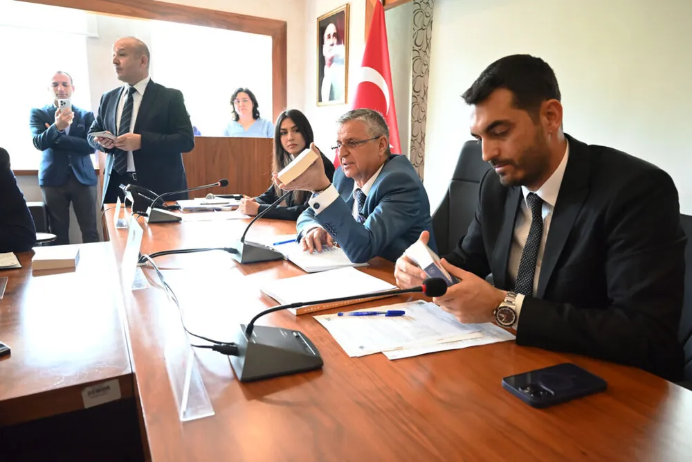 Yerel seçimlerin ardından ilk meclis toplandı